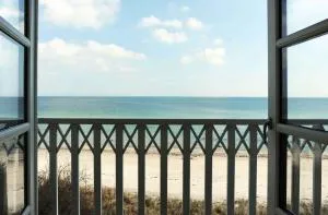 Beachhotel Atmosphere With Stunning Seaview - Idestrup