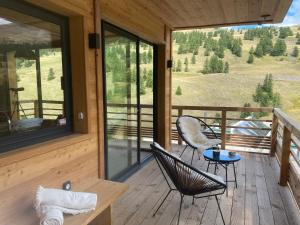 Chalets Un Ecrin de Serenite Face aux Montagne chalet nathalya : photos des chambres