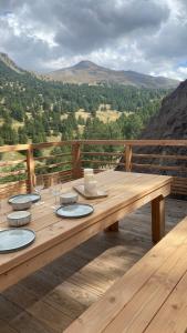 Chalets Un Ecrin de Serenite Face aux Montagne chalet nathalya : photos des chambres