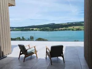 Lakeview Guest Rooms with huge rooftop terrace - Gontenschwil