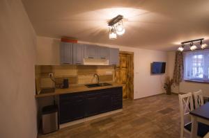 Statek DĚRAVÁ BOTA