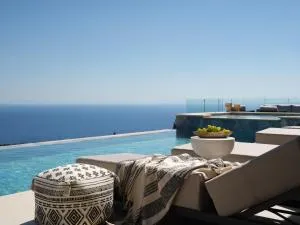 Elpida Luxury Villa, with Infinity Pool & Spa Whirlpool, By ThinkVilla - Orthoniaí