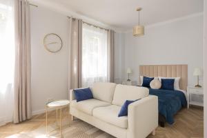 Chmielna Green Apartment by BookingHost