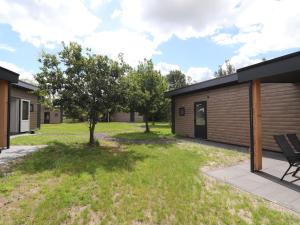 Spacious chalet in a rural location near Giethoorn