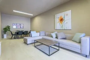 Batroun Retreat 3BR 24-7 Electricity - Ghalbūn