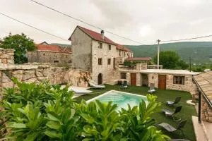 Villa Stone Valcer - Grepe