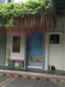 Check-Inn Guesthouse