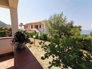 Casa con Giardino e Terrazzo vicino al Mare