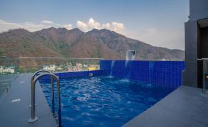 Perfectstayz Premium Laxmi Heritage with Rooftop Pool & Cafe