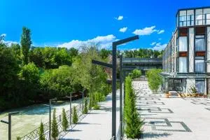 River Inn Hotel - Yakkasaray