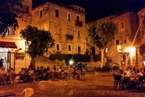 Appartamento con 2 Camere da Letto e Vista Mare