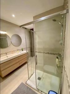 HabitacióN en apartamento con zonas comunes compartida HP