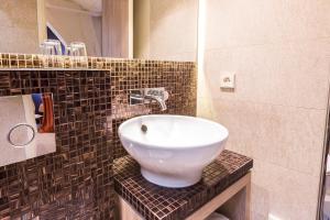 Hotels Hotel de Lille - Saint-Germain des Pres : photos des chambres