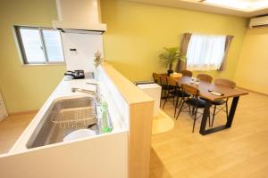 nestay terrace house osaka tsutenkaku