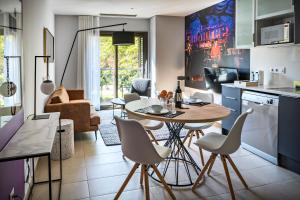 Habitat Apartments Free Jazz