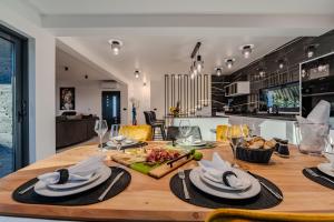 Unique Villa Garoful Sukosan