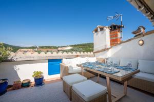 Maison Lazur, comfortable village house with roof terrace 20 minutes from Saint-Tropez