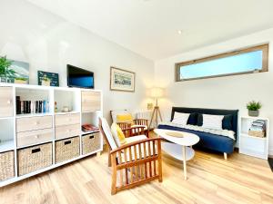 Appartements 300 m Plage et Centre Ville - Parking Privatif et Gratuit sur Place - Terrasse Bois : photos des chambres