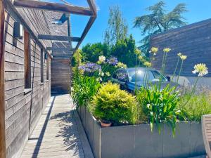 Appartements 300 m Plage et Centre Ville - Parking Privatif et Gratuit sur Place - Terrasse Bois : photos des chambres