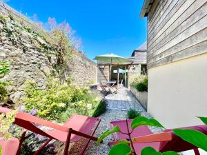 Appartements 300 m Plage et Centre Ville - Parking Privatif et Gratuit sur Place - Terrasse Bois : photos des chambres