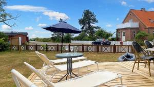 Summer Cottage Tucked Away In Coastal Area