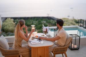 Santo Mine Oia Suites