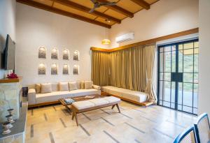 SaffronStays Moringa Valley - Cedar Villa