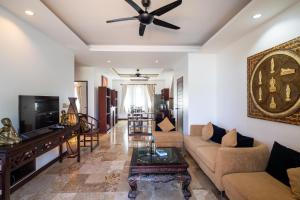 Beachfront! 2 Bedroom Apartment A3 - 110 Sqm
