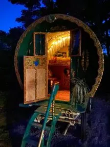 Gypsy Caravan Glamping - Mynytho
