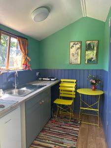 Gypsy Caravan Glamping