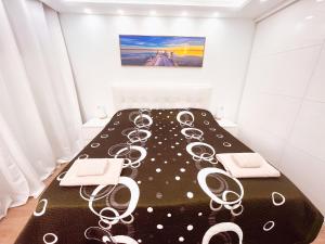 Ocean View! Parque Las Americas! Heated Pool, AC! LA05