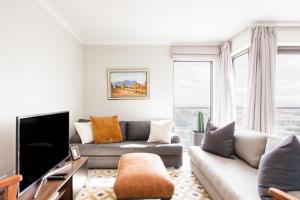 Madison Views of Table Bay