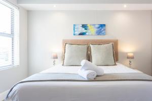 Paragon LUXE Modern Rooftop Pool