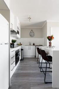 The Paragon Explore Cape Town from a Stylish Home