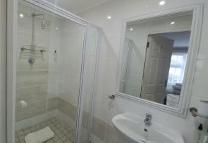 Phoenix Lodge and Waterside Accommodation