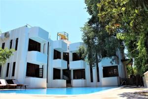 Meşe Hotel