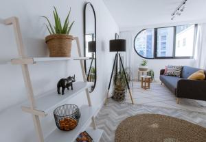 Stylish, Modern, Walk to Restaurants and CBD