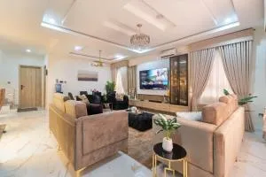 Luxury Lagos Apartment with 3 Bedrooms - Aja