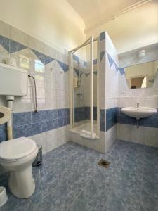 Single Room with Private Bathroom room in Pető Apartman