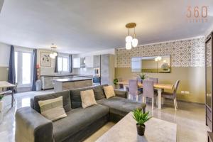 Stylish 3BR home in the centre of St Julian with Wifi by 360 Estates