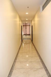 Le Blue Moon Near Hyatt Regency