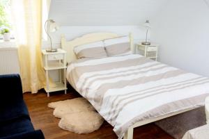 Sejours chez l'habitant Chambre privee a la campagne avec deux lits doubles petit dejeuner inclus : photos des chambres