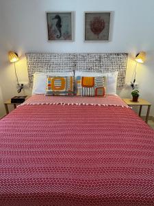 Apartment with garden and swimming and beach