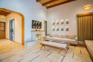 SaffronStays Moringa Valley - Cidar Villa - Csitogarh