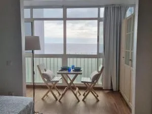 Tide's Embrace & Natural Pool - El Pris