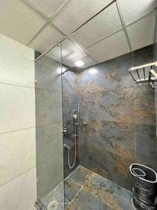 Modern & Luxurious 4BHK Apartment Prime Location