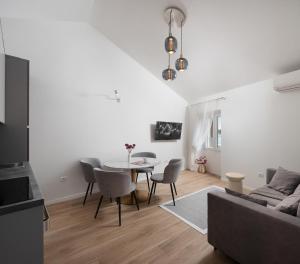 New2024 Mark's Seaview Residence by Irundo - 3hvězdičkové hotely ve městě Rovinj