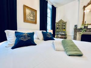 B&B / Chambres d'hotes LA SUITE de NOTRE DAME au pied du CHATEAU FORT : photos des chambres