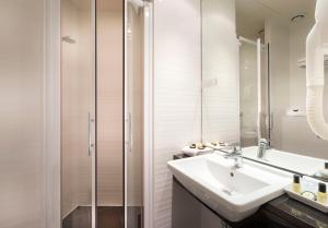 Hotels Elysees Union : Chambre Double