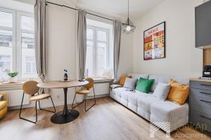 Apartament Majowy by LookAp